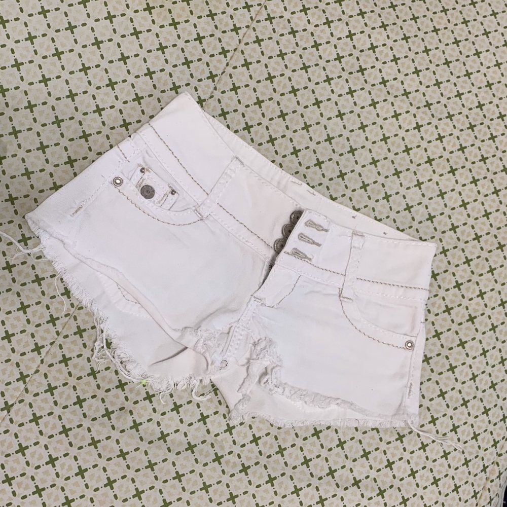 Almost famous white shorts